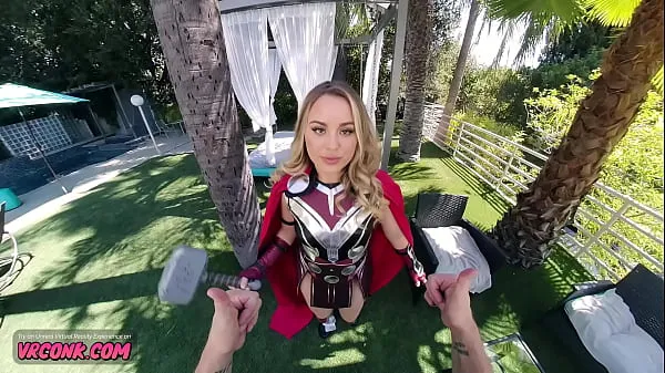 แอนนา แคลร์ คลาวดส์ รับบทเจน ฟอสเตอร์ ในประสบการณ์ VR ล้อเลียน Thor XXX