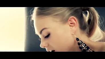 La Bomba Ucraniana Nancy A es Desmembrada: ¡Follar Anal Profundo!